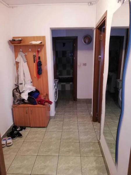 Apartament 2 Camere - Zona CET - Etaj Intermediar - Gaze La Usa