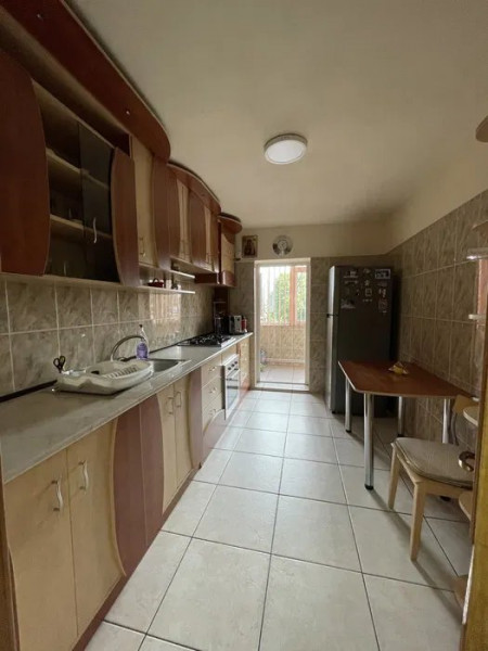 Apartament 3 Camere - Zona Bratianu - Etaj 1 - Mobilat - CCentrala Gaze