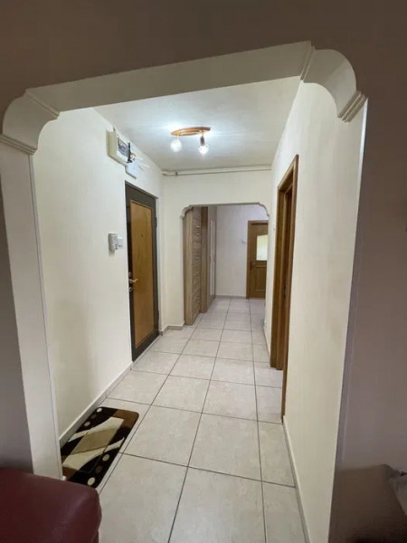 Apartament 3 Camere - Zona Bratianu - Etaj 1 - Mobilat - CCentrala Gaze