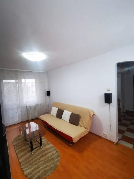 PIATA IL CARAGIALE APARTAMENT CU 3 CAMERE MOBILAT COMPLET