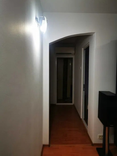PIATA IL CARAGIALE APARTAMENT CU 3 CAMERE MOBILAT COMPLET