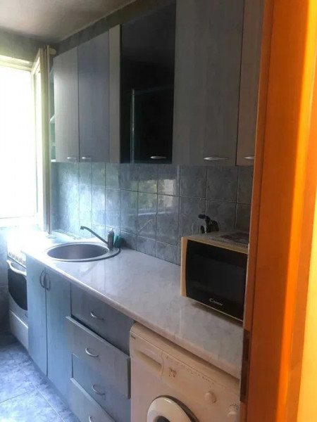 Garsoniera Decomandata - Zona Abator - Etaj 1 - Mobilata Complet