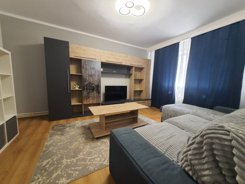 APARTAMENT CU 3 CAMERE MOBILAT SI UTILAT CENTRALA GAZE
