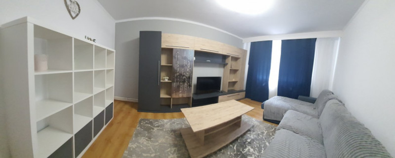 APARTAMENT CU 3 CAMERE MOBILAT SI UTILAT CENTRALA GAZE