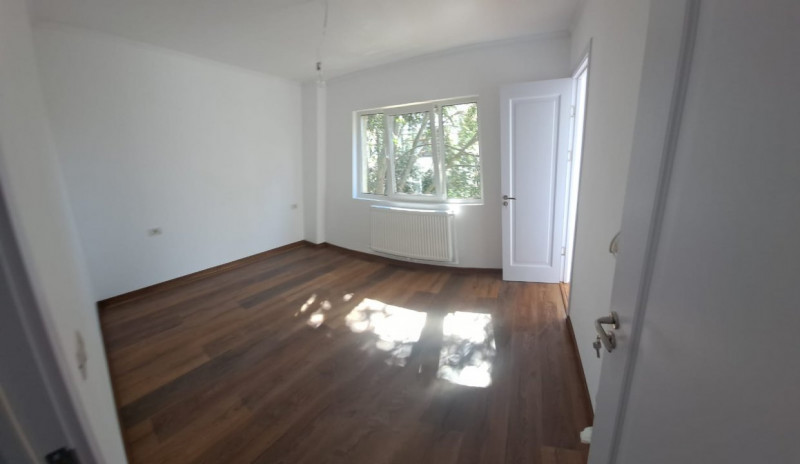 OCAZIE!!! ICIL SCOALA 24 APARTAMENT CU 4 CAMERE CENTRALA GAZE