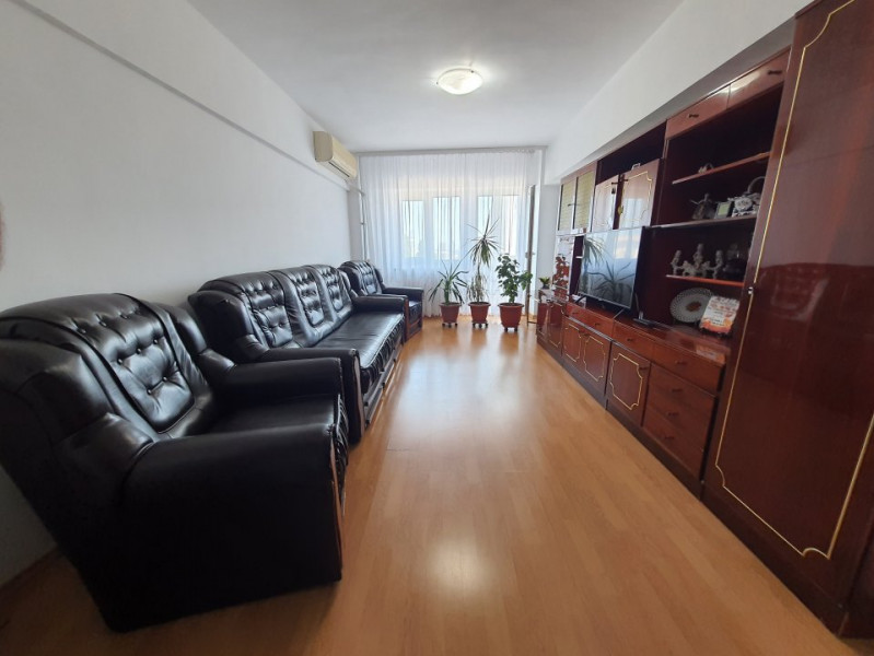 Apartament 4 Camere - Zona Far - Etaj Intermediar - Gaze La Aragaz