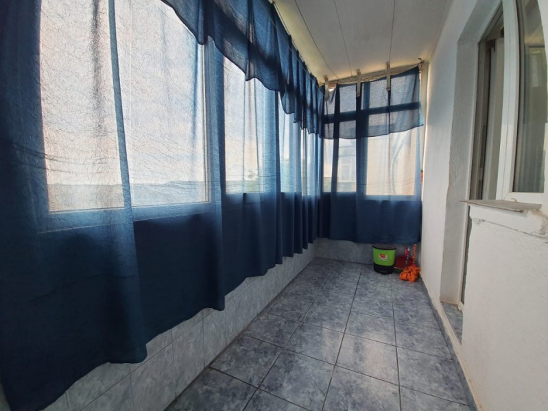 Apartament 3 camere, decomandat, nemobilat, finisaje clasice
