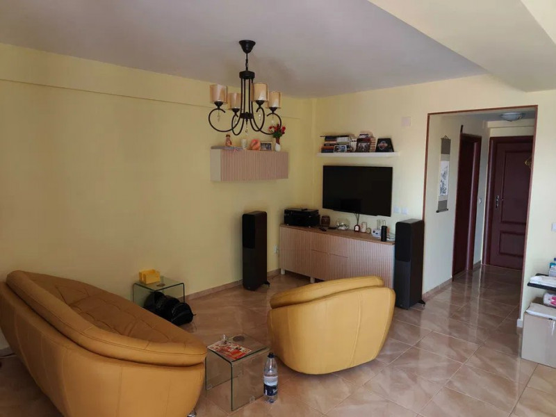 Apartament 3 Camere - Zona Stadion - Partial Mobilat - Loc Parcare In Garaj
