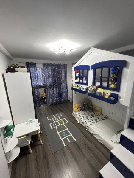 Apartament 3 Camere - Bld. Ferdinand -Etaj Intermediar - Mobilat - Vedere Port