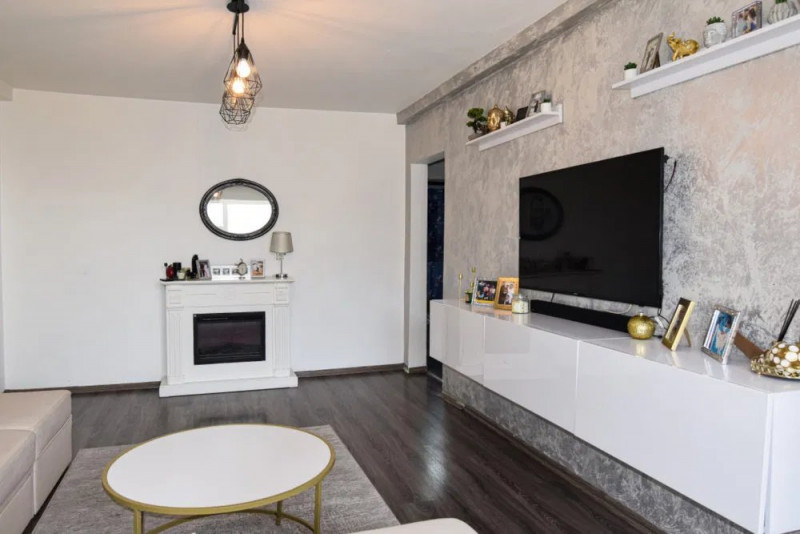 Apartament 3 Camere - Bld. Ferdinand -Etaj Intermediar - Mobilat - Vedere Port