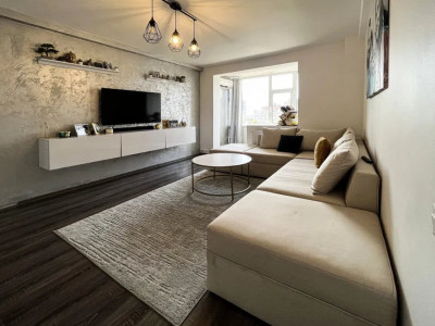 Apartament 3 Camere - Bld. Ferdinand -Etaj Intermediar - Mobilat - Vedere Port