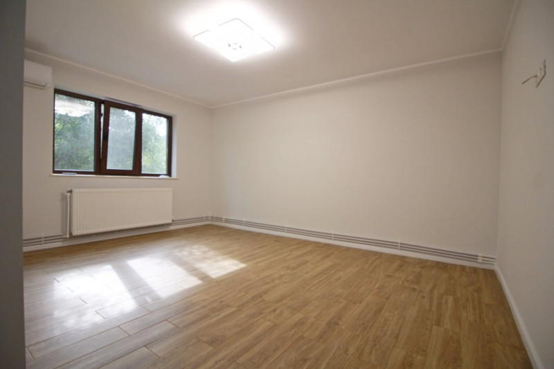 Apartament 4 Camere - Finisaje De Top - Investitii Zero - Totul Nou - Zona Eden