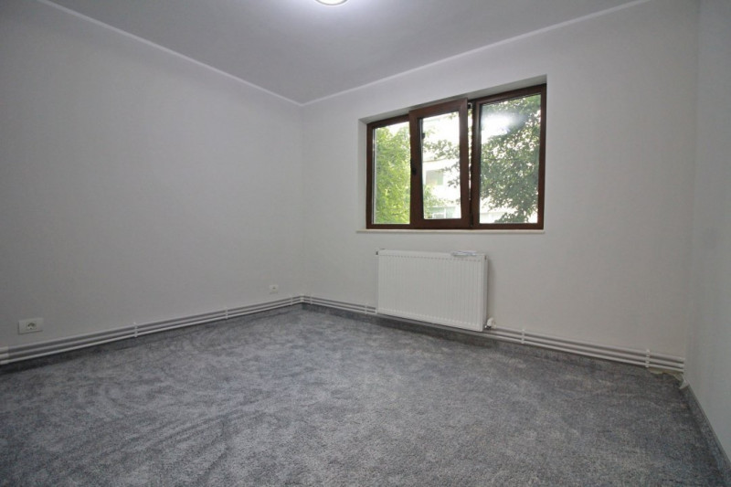 Apartament 4 Camere - Finisaje De Top - Investitii Zero - Totul Nou - Zona Eden