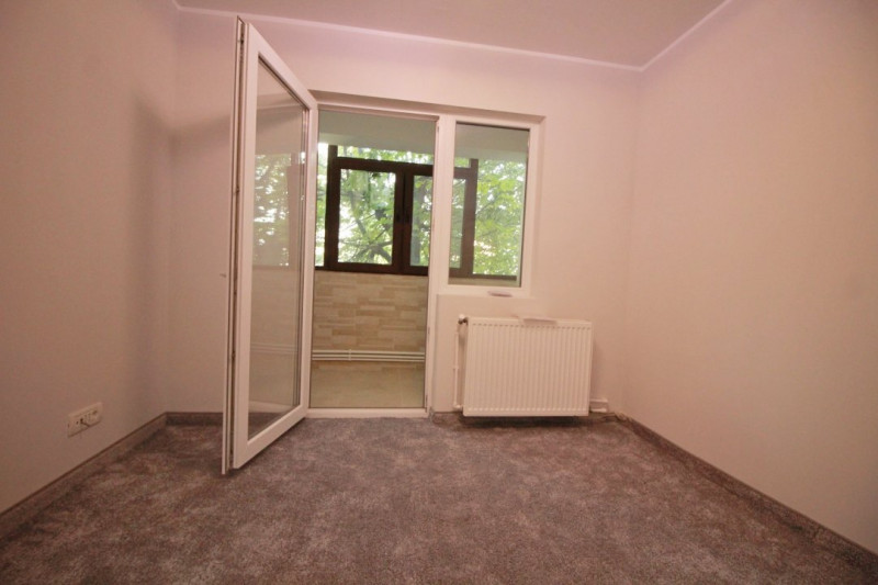 Apartament 4 Camere - Finisaje De Top - Investitii Zero - Totul Nou - Zona Eden