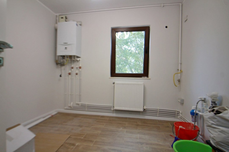 Apartament 4 Camere - Finisaje De Top - Investitii Zero - Totul Nou - Zona Eden