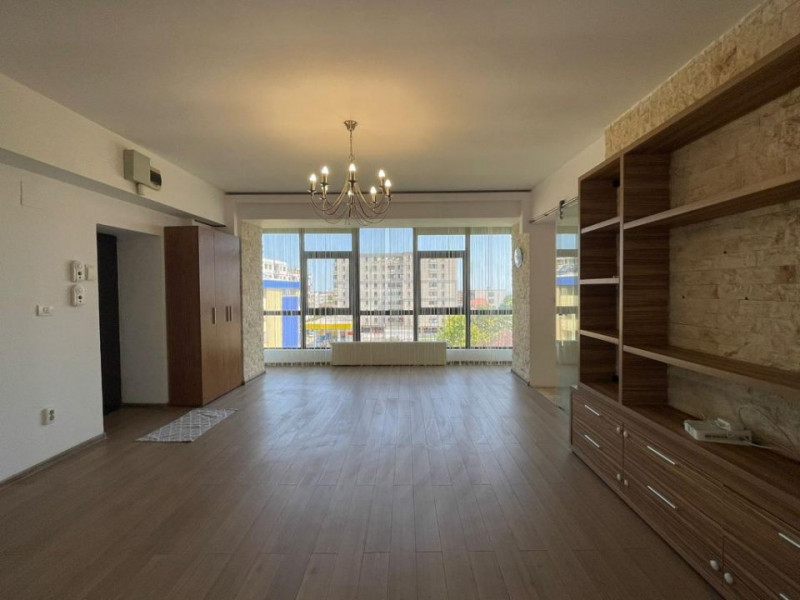 Apartament 3 Camere - Bloc Nou -  Renovat - Partial Mobilat - Loc Parcare
