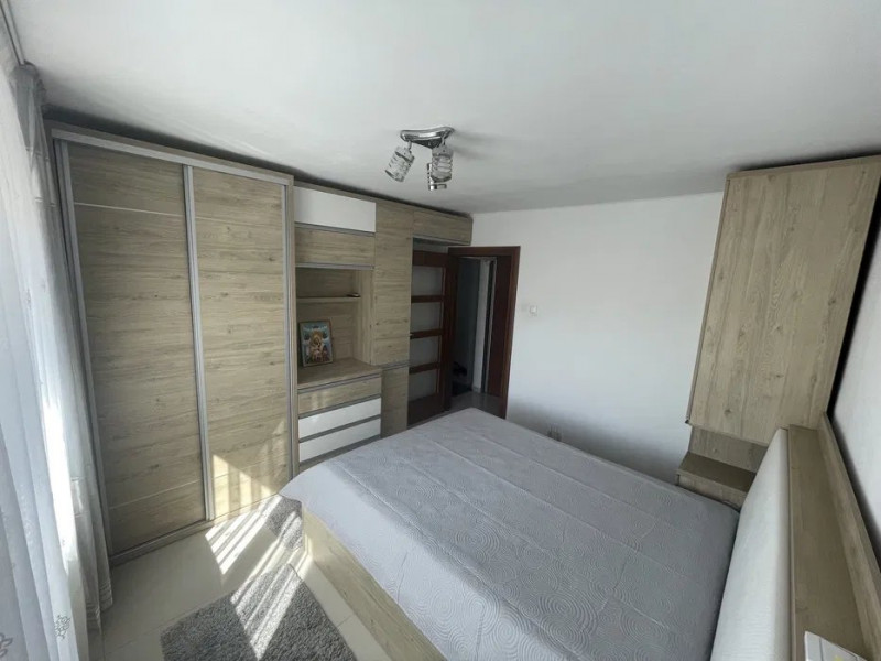 Apartament 3 Camere - Tomis Nord - Ultrafinisat - Mobilat - Etaj Intermediar