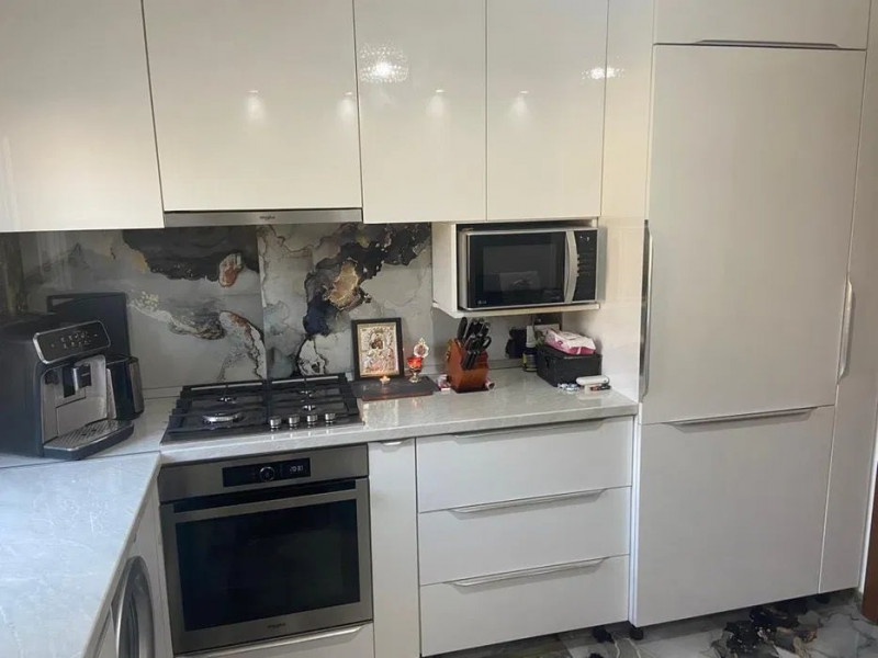 Apartament 4 Camere - Zona Dacia - Etaj 3 - Mobilat - Centrala Pe Gaze