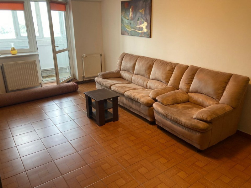 Apartament 3 Camere - Zona Stadion - Etaj Intermediar - Centrala Pe Gaze