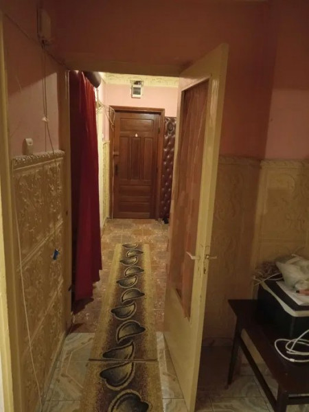 Apartament 4 Camere - Zona Gara - Etaj 1 - Gaze Pe Scara