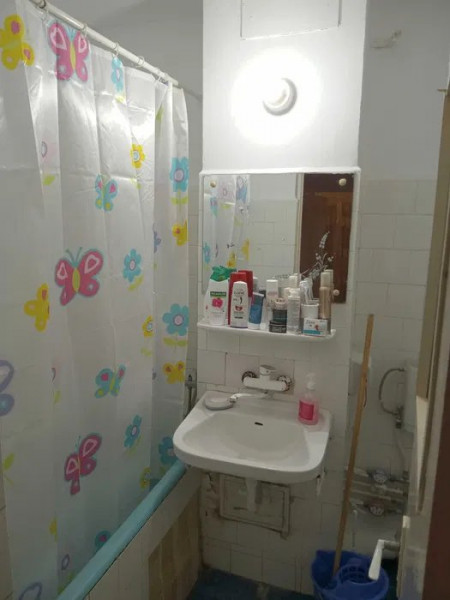 Apartament 4 Camere - Zona Gara - Etaj 1 - Gaze Pe Scara