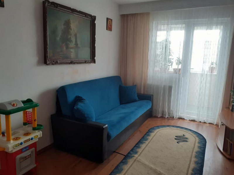 Apartament 2 camere, semidecomandat, centrala pe gaz,mobilat, Finisaje clasice