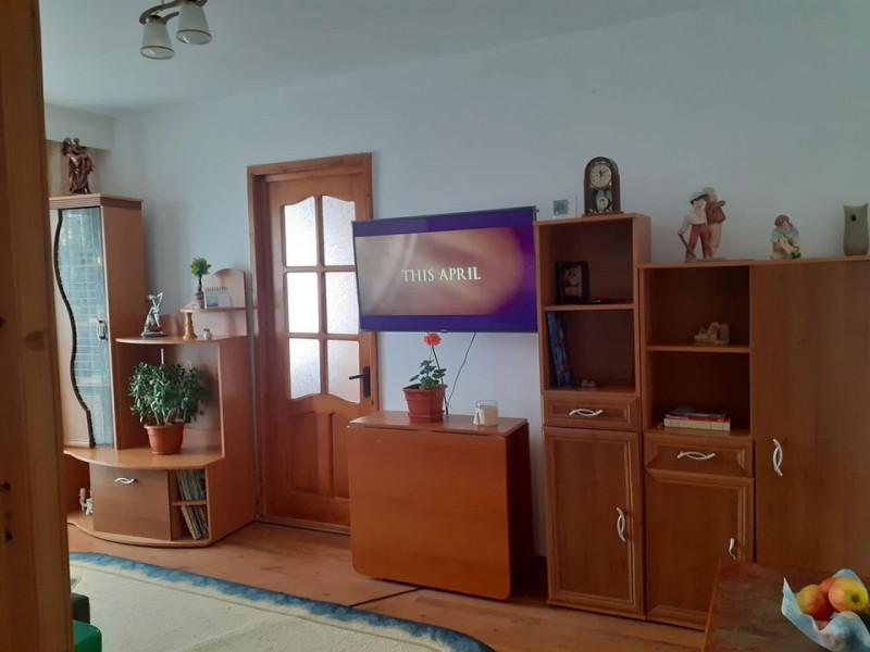 Apartament 2 camere, semidecomandat, centrala pe gaz,mobilat, Finisaje clasice