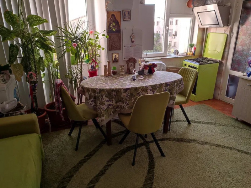 Apartament 3 Camere - Casa De Cultura - Etaj 2 - Mobilat Complet - Centrala Gaze