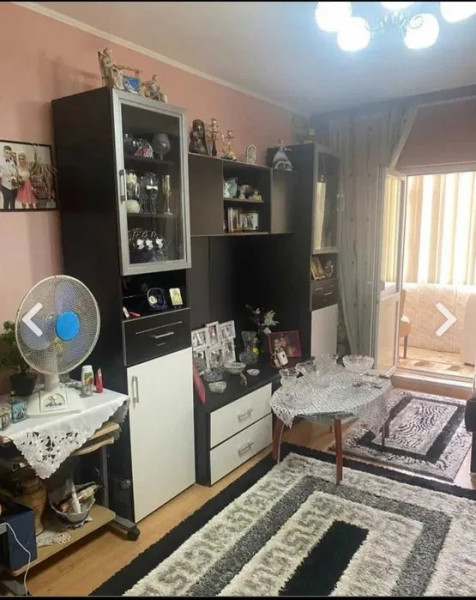 Apartament 3 Camere Decomandate - Zona ICIL - Etaj 3 - Centrala Pe Gaze