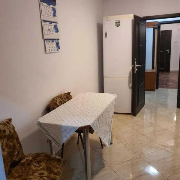 Apartament 4 Camere - Zona Dacia - Parter - Centrala Pe Gaze - Boxa