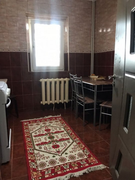 Apartament 2 Camere - Zona Dacia - Scoala 12 - Mobilat - Termen Lung