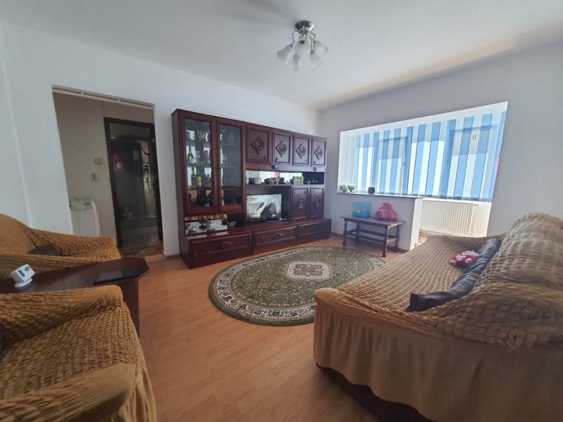 Apartament 3 Camere - Zona CET - Etaj 1 - Mobilat - Centrala Gaze - Termen Lung
