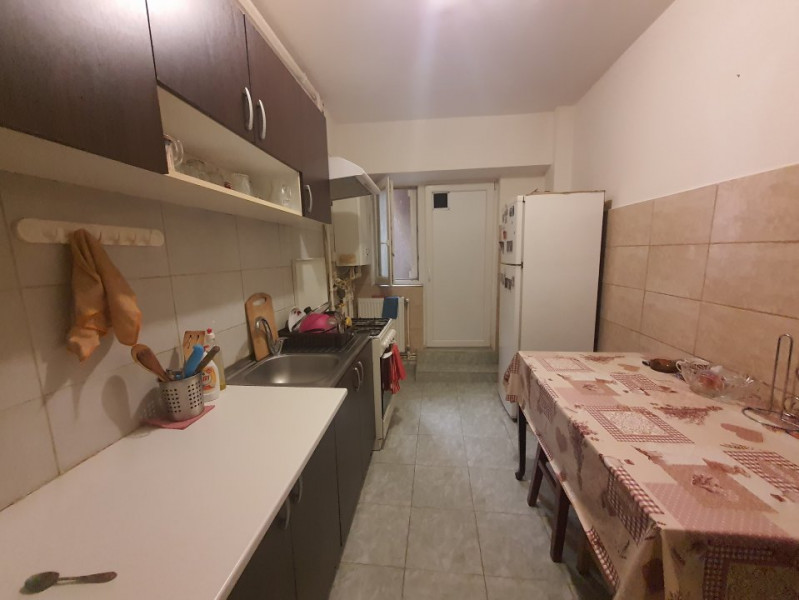 Apartament 3 Camere - Zona CET - Etaj 1 - Mobilat - Centrala Gaze - Termen Lung