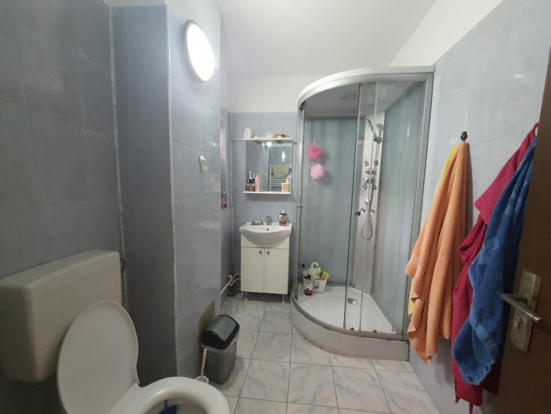 Apartament 3 Camere - Zona CET - Etaj 1 - Mobilat - Centrala Gaze - Termen Lung