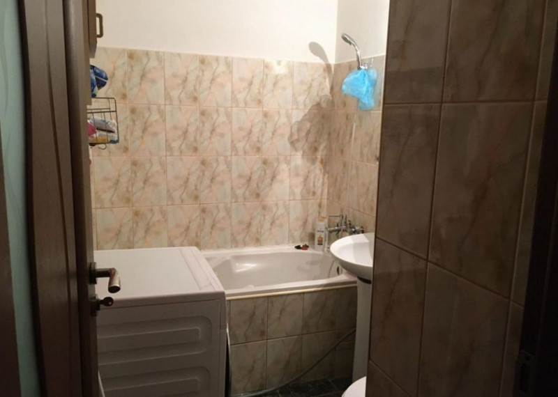 Apartament 3 Camere - Centru - Etaj 2 - Mobilat - Centrala Pe Gaze