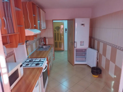 Apartament 3 Camere - Zona Anda - Etaj 3 - Renovat - Centrala Pe Gaze
