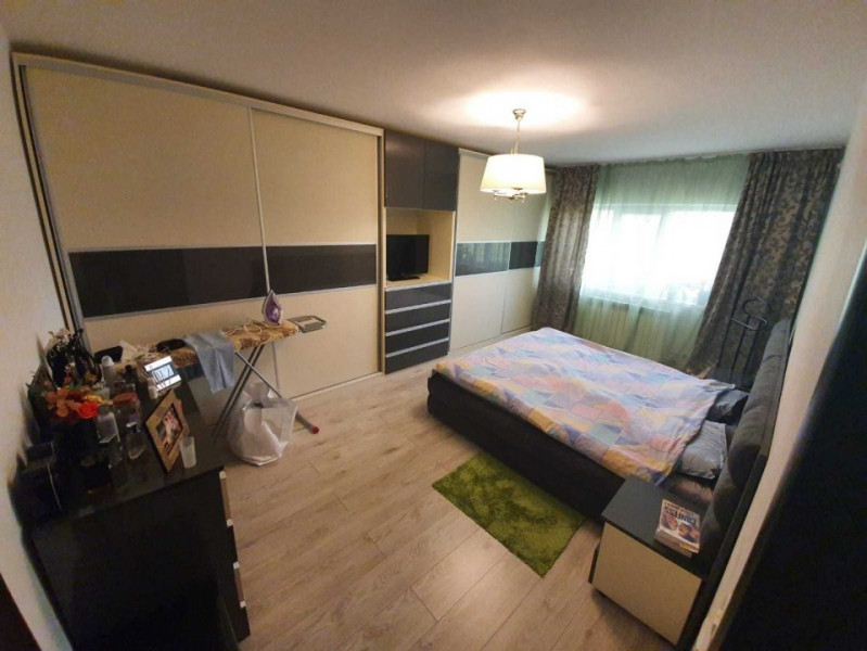 Apartament 3 Camere Decomandate - Zona Far - Gaze - Loc Parcare