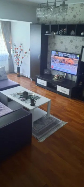 Apartament 3 Camere - Zona CET - Etaj 1 - Mobilat - Centrala Pe Gaze