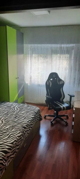 Apartament 3 Camere - Zona CET - Etaj 1 - Mobilat - Centrala Pe Gaze