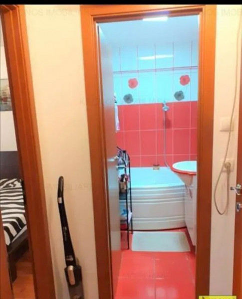 Apartament 3 Camere - Zona CET - Etaj 1 - Mobilat - Centrala Pe Gaze