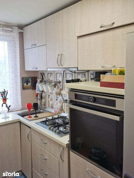 Apartament 3 Camere Decomandate - Zona KM 4 - Etaj 1 - Gaze