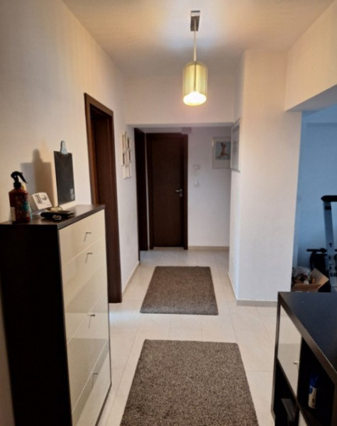 Apartament 3 Camere- Zona Trocadero - Etaj Intermediar - Mobilat - Centrala Gaze