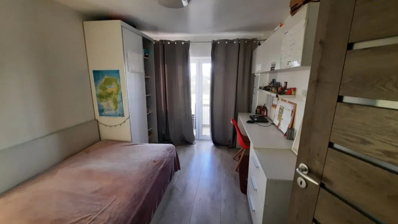 Apartament 4 Camere - Poarta 6 - Etaj 3 - Renovat - Centrala Pe Gaze