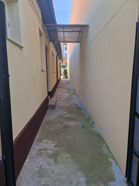 Casa 3 Camere - Zona Stadion - Teren 300 Mp - Acoperis Nou