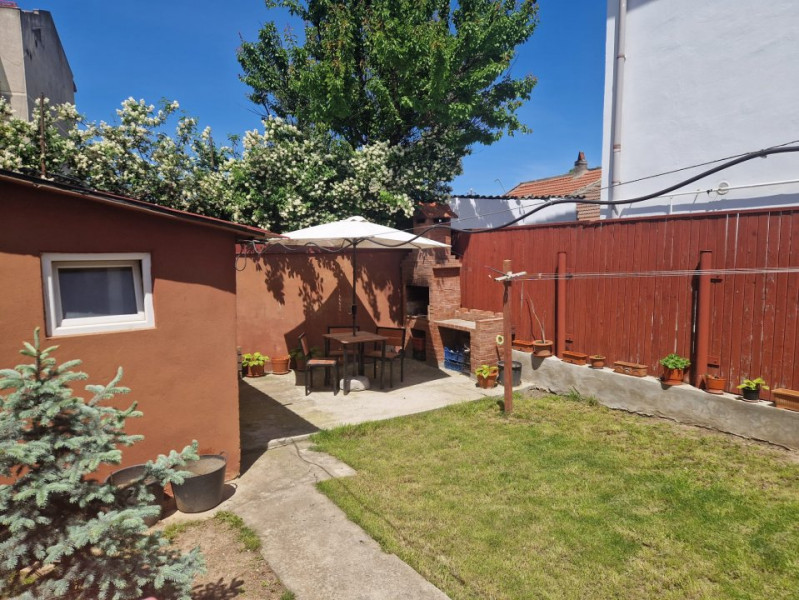 Casa 3 Camere - Zona Stadion - Teren 300 Mp - Acoperis Nou