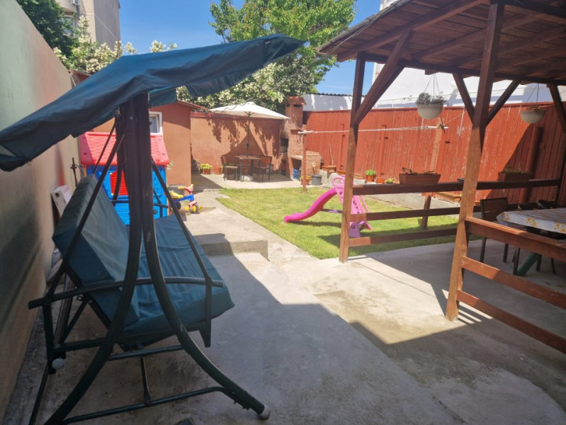 Casa 3 Camere - Zona Stadion - Teren 300 Mp - Acoperis Nou
