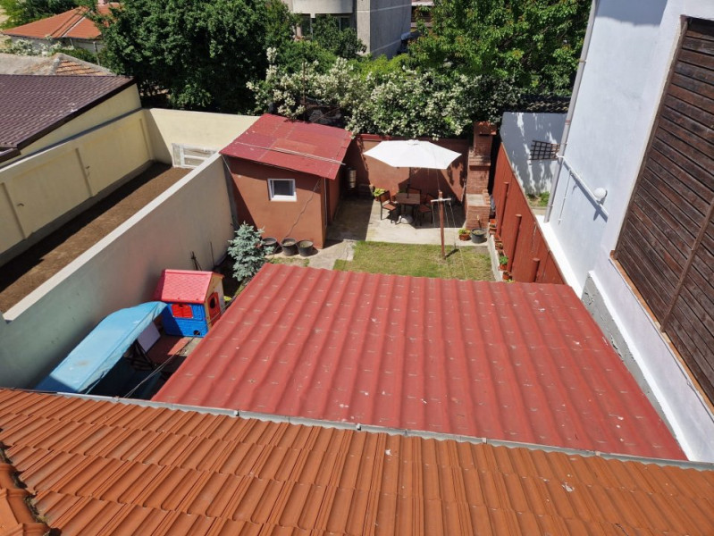 Casa 3 Camere - Zona Stadion - Teren 300 Mp - Acoperis Nou