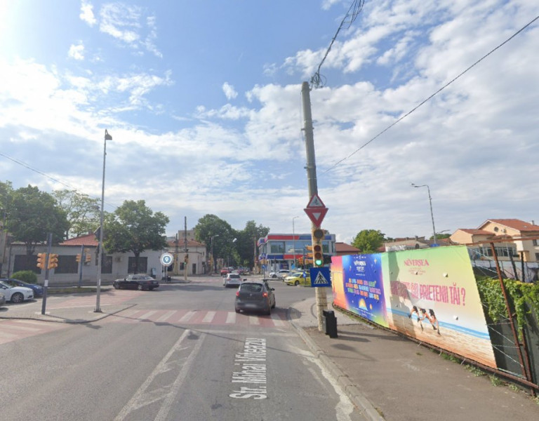 Spatiu Comercial Central P+1 - Zona Bld Mamaia - Pretabil Orice Activitate