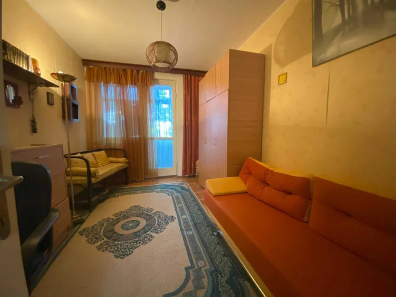 Apartament 4 Camere - Centru - Liceul Traian -  Etaj 1 