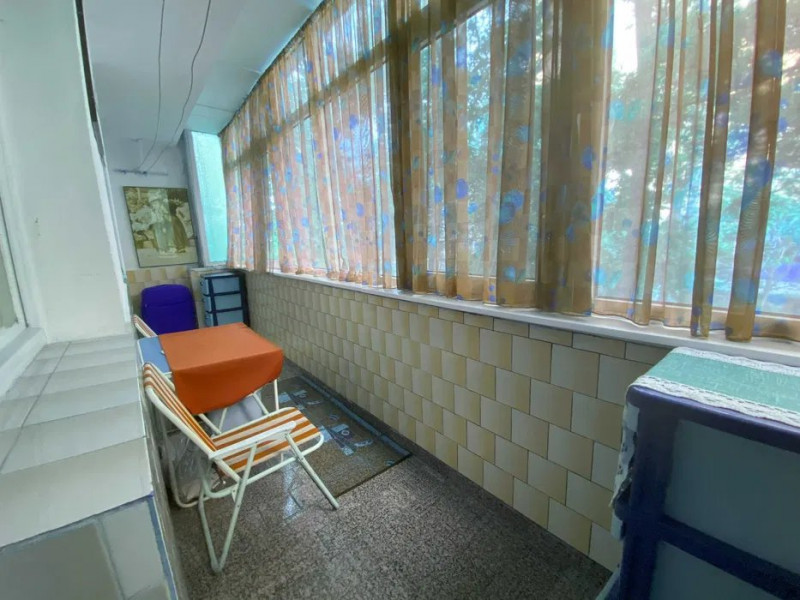 Apartament 4 Camere - Centru - Liceul Traian -  Etaj 1 